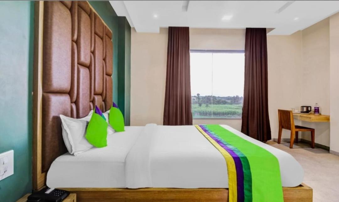 Photo of Bedroom in Satara