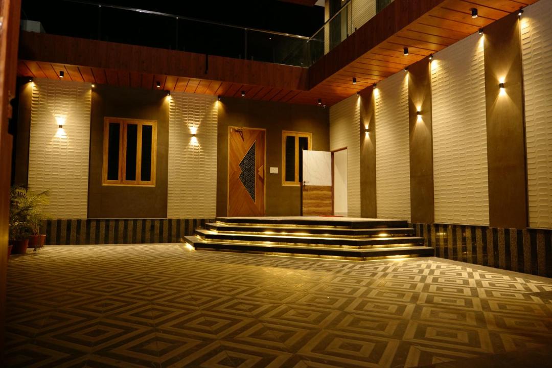 Photo of Others in Uchiyarda