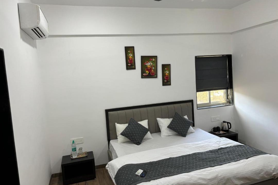 Photo of Bedroom in Satara