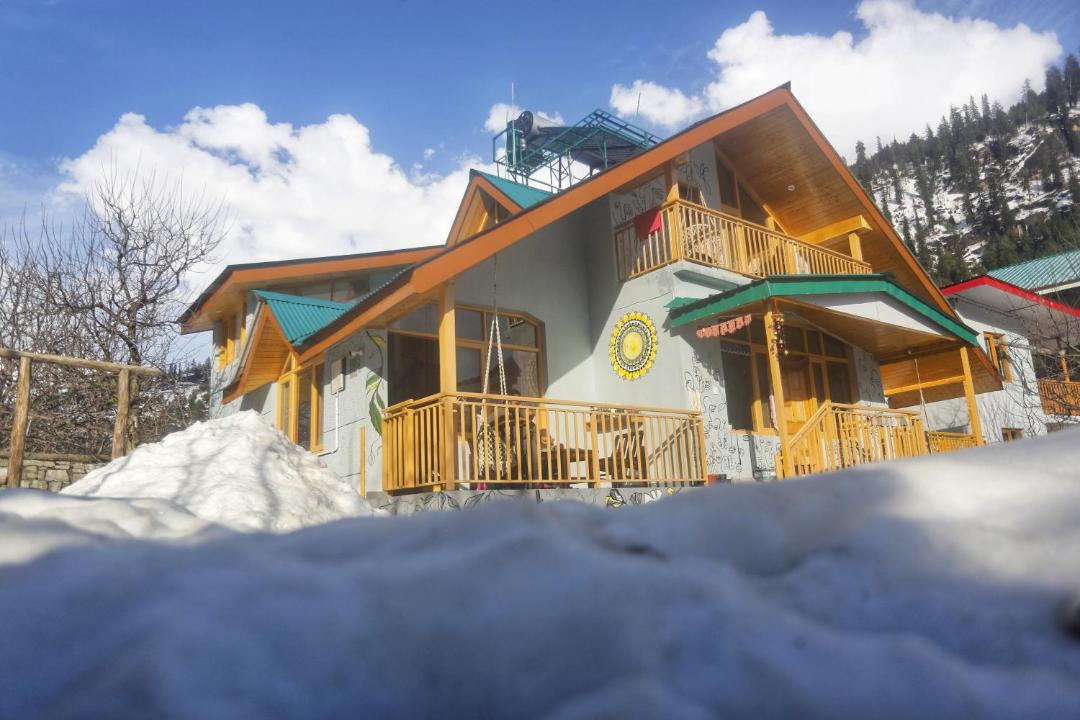 Photo of Buildings in Burwa