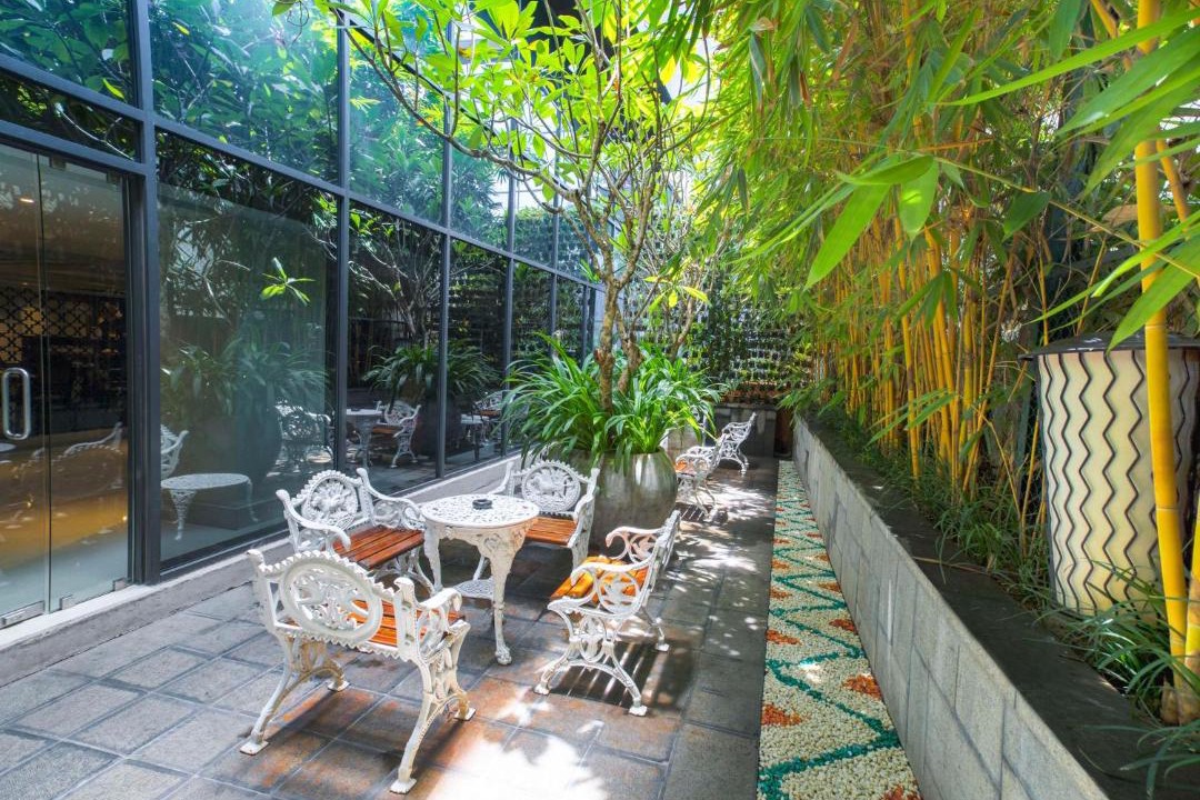 Photo of Patio Balcony in Statue