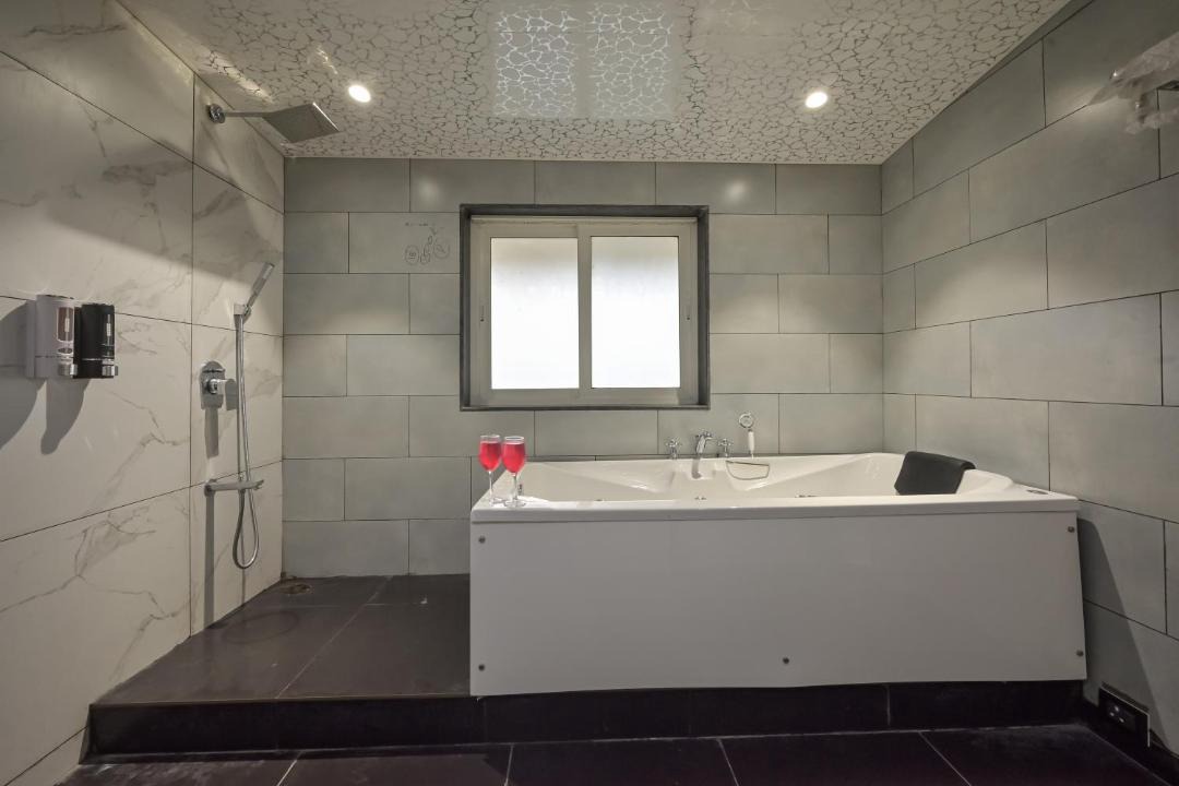 Photo of Bathroom in Kurvande