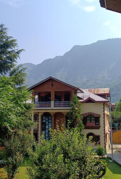 Photo of Others in Nishat-Shalimar