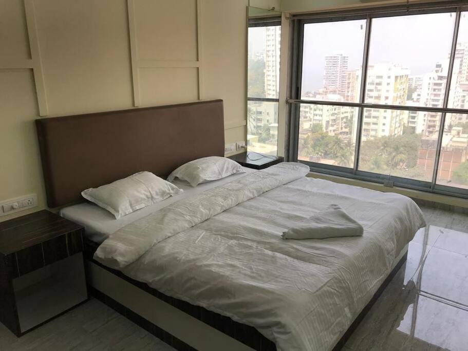 Photo of Bedroom in Malabar Hill