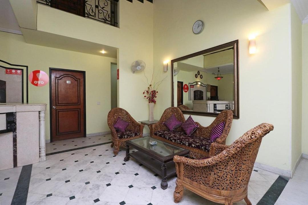 Photo of Livingroom in DLF Phase 3