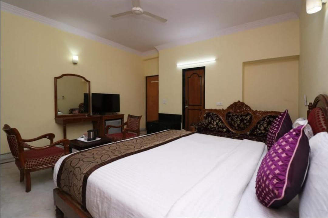 Photo of Bedroom in DLF Phase 3