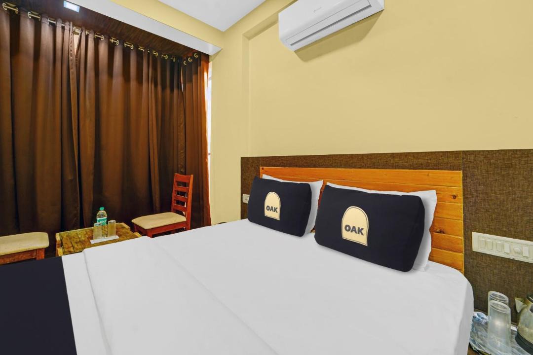 Photo of Bedroom in Satara