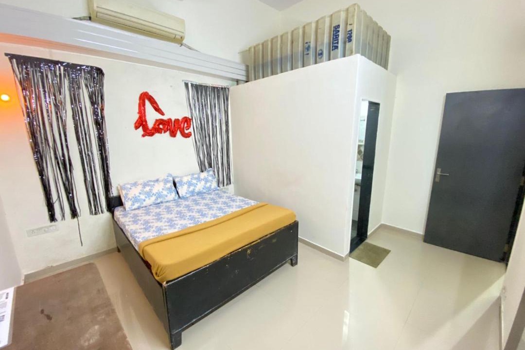 Photo of Bedroom in Aarey Colony