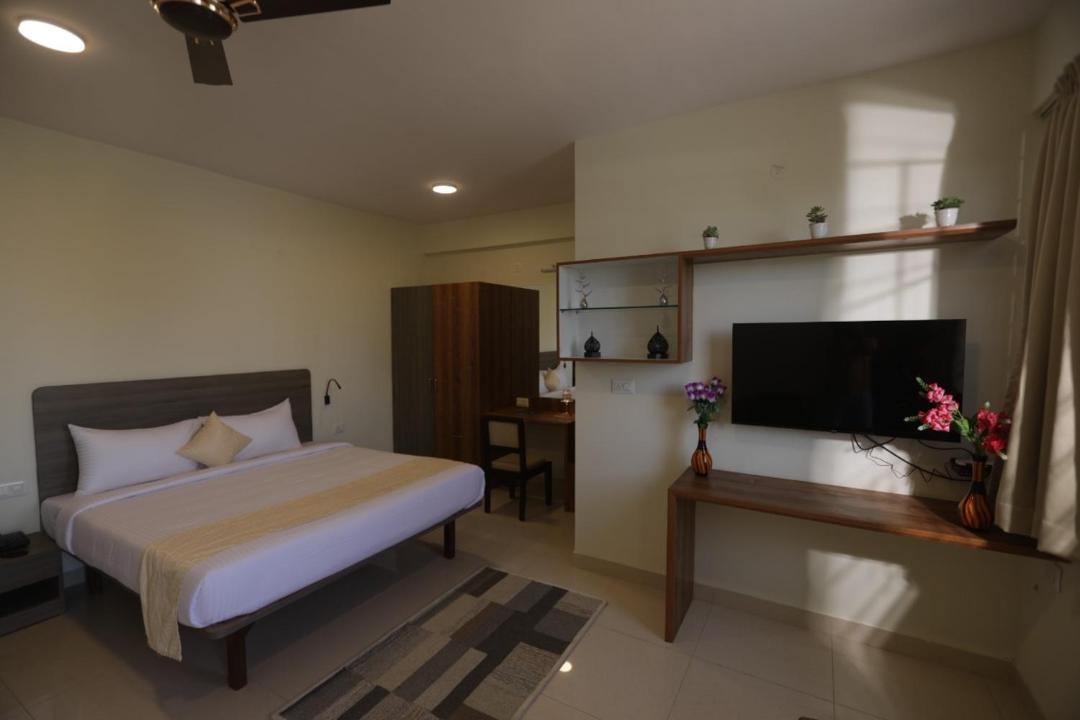 Photo of Bedroom in HBR Layout