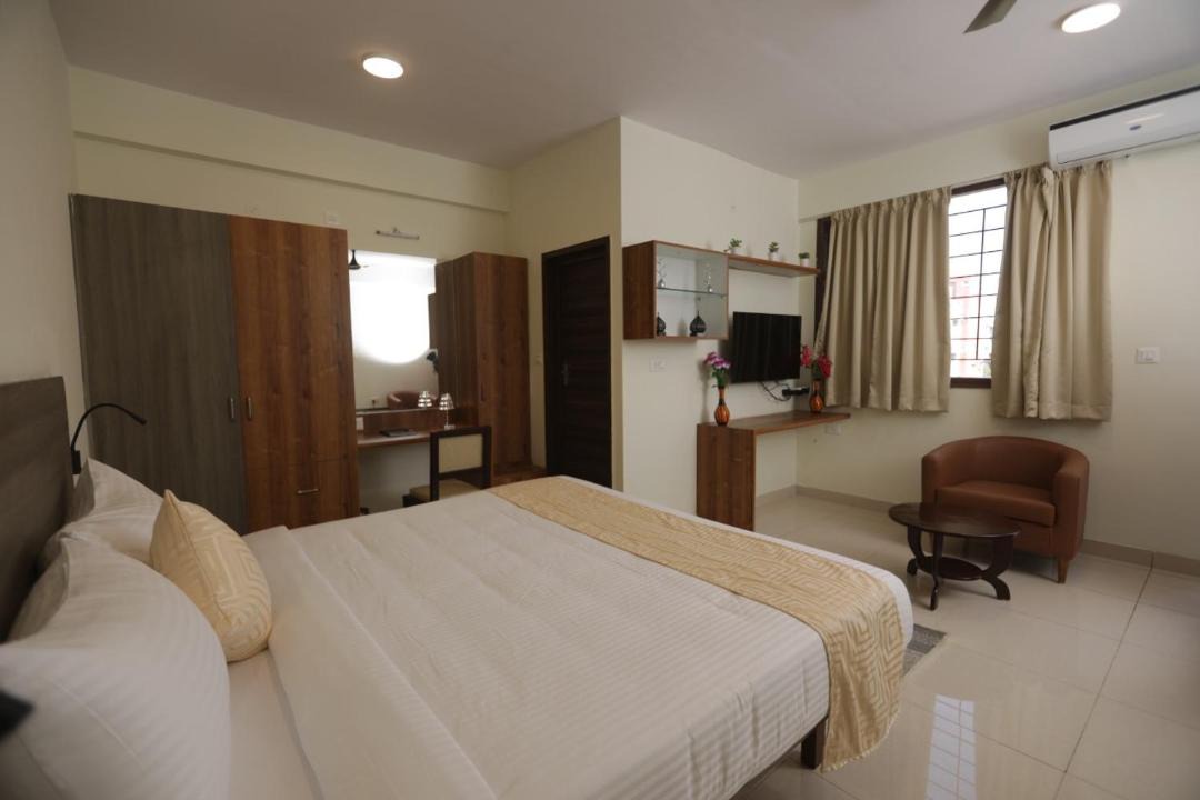 Photo of Bedroom in HBR Layout