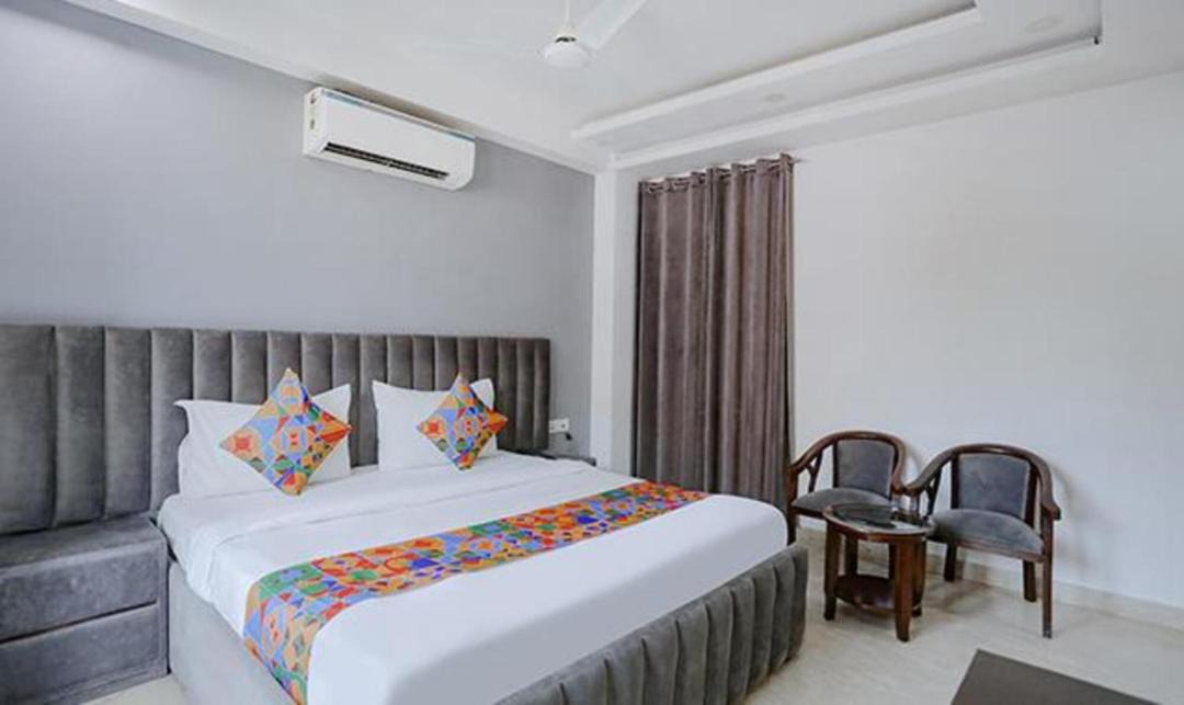 Photo of Bedroom in Kalkaji
