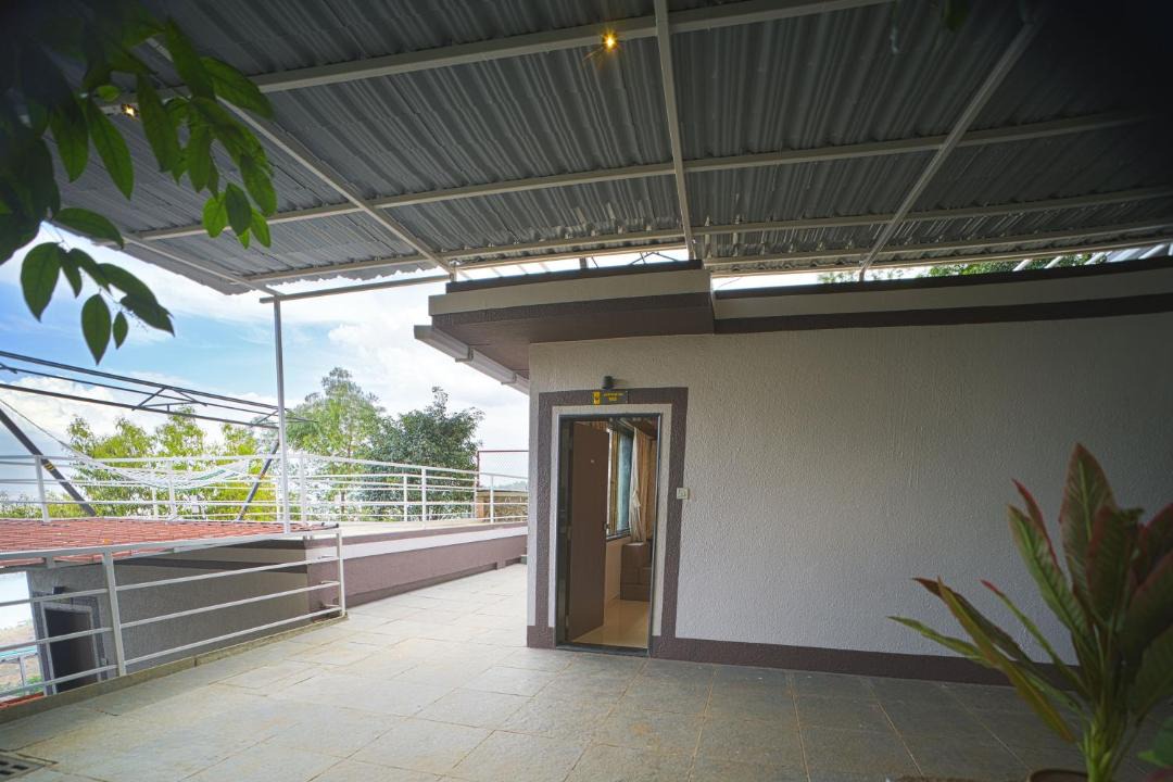 Photo of Buildings in Wai