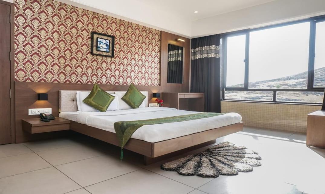Photo of Bedroom in Satara