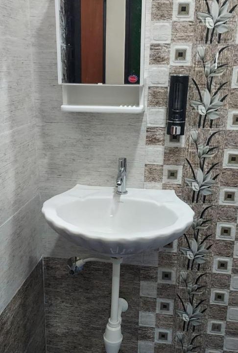 Photo of Bathroom in Maina