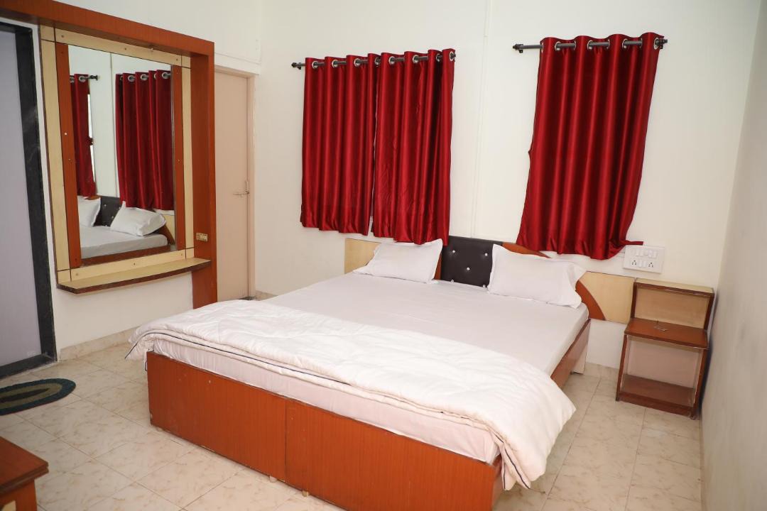 Photo of Bedroom in Satara
