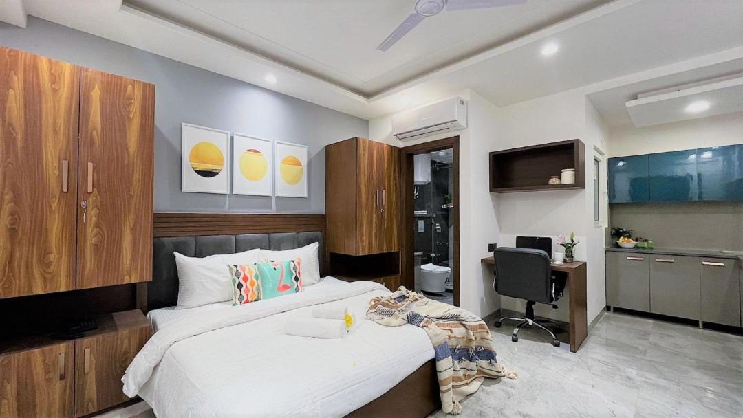 Photo of Bedroom in DLF Phase 3