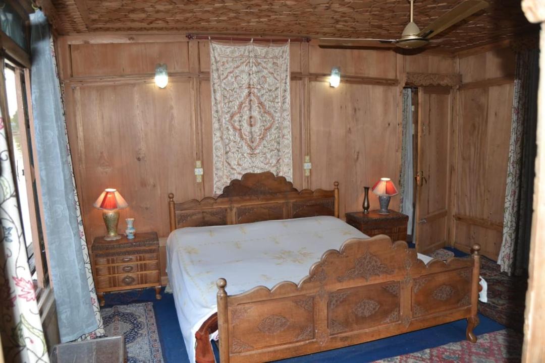 Photo of Bedroom in Nagin Bagh