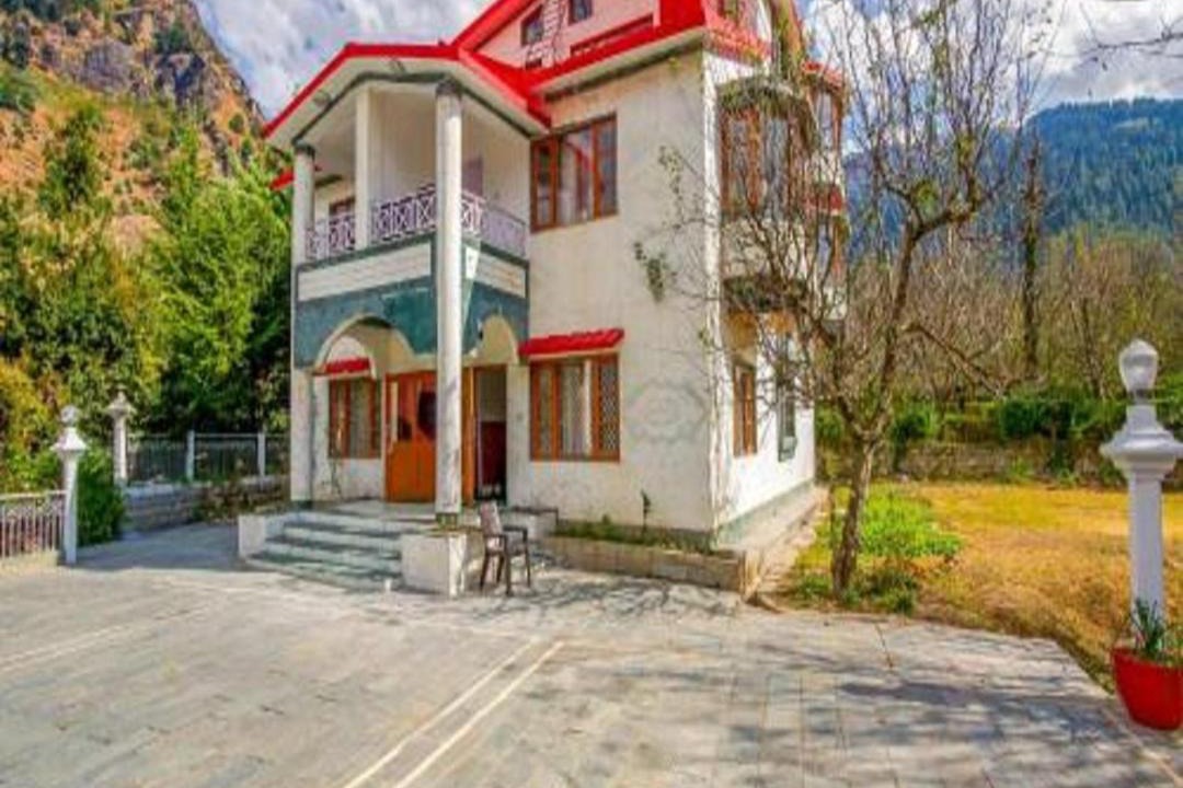 Photo of Buildings in Manali