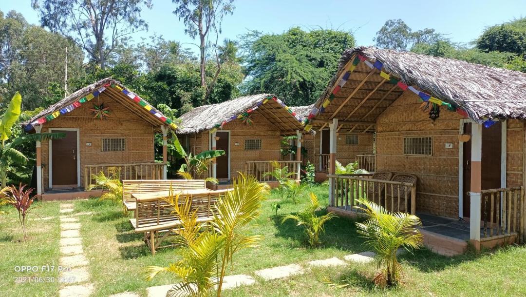 Photo of Buildings in Sanapur
