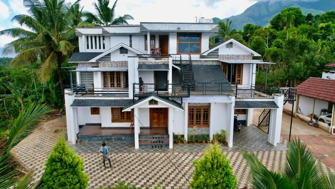 Photo of Buildings in Kaimane