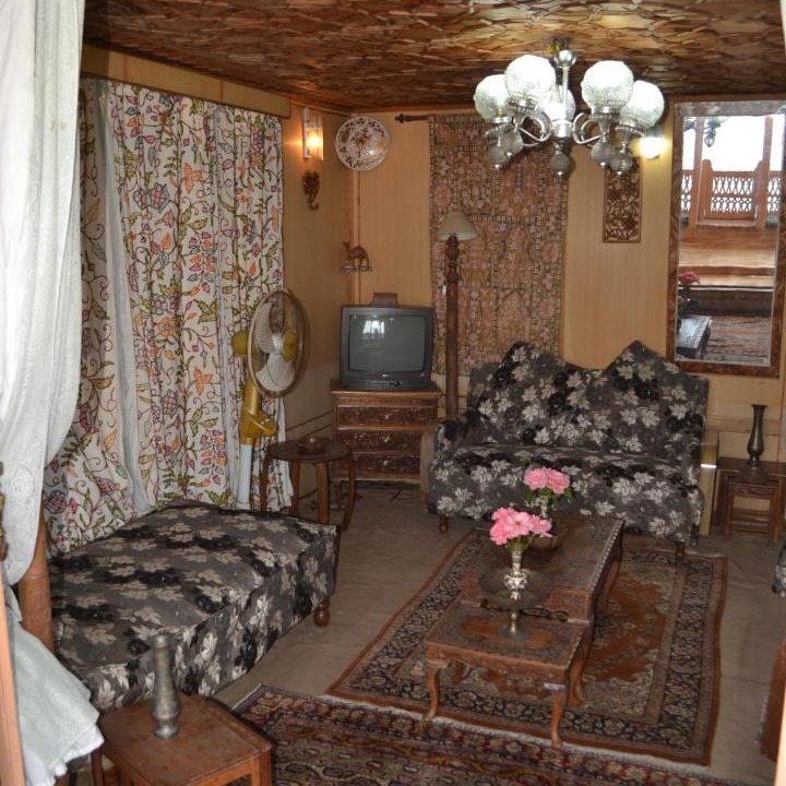 Photo of Livingroom in Sudarbal