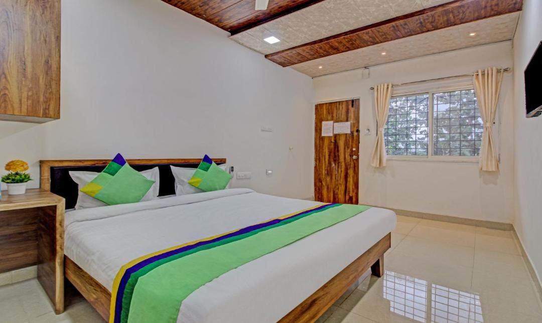 Photo of Bedroom in Satara