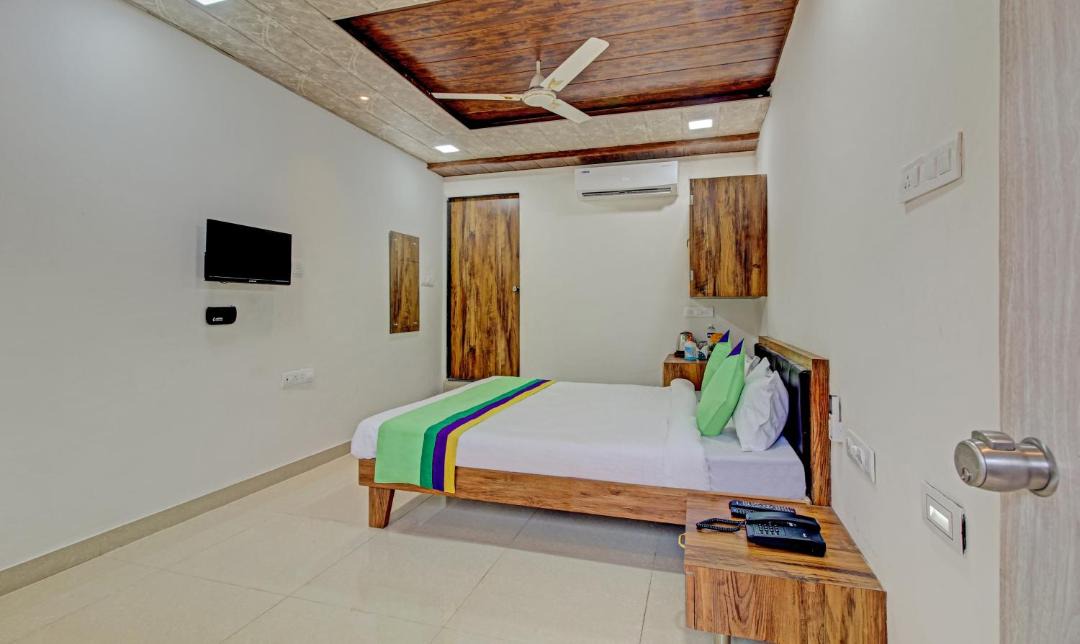 Photo of Bedroom in Satara