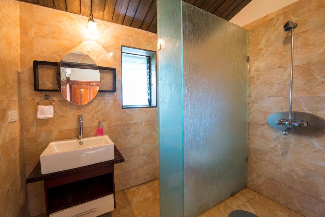 Photo of Bathroom in Mahabaleshwar