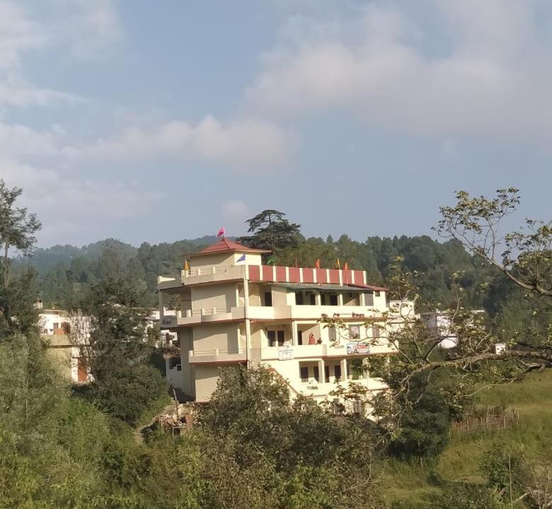 Photo of Others in Jakh