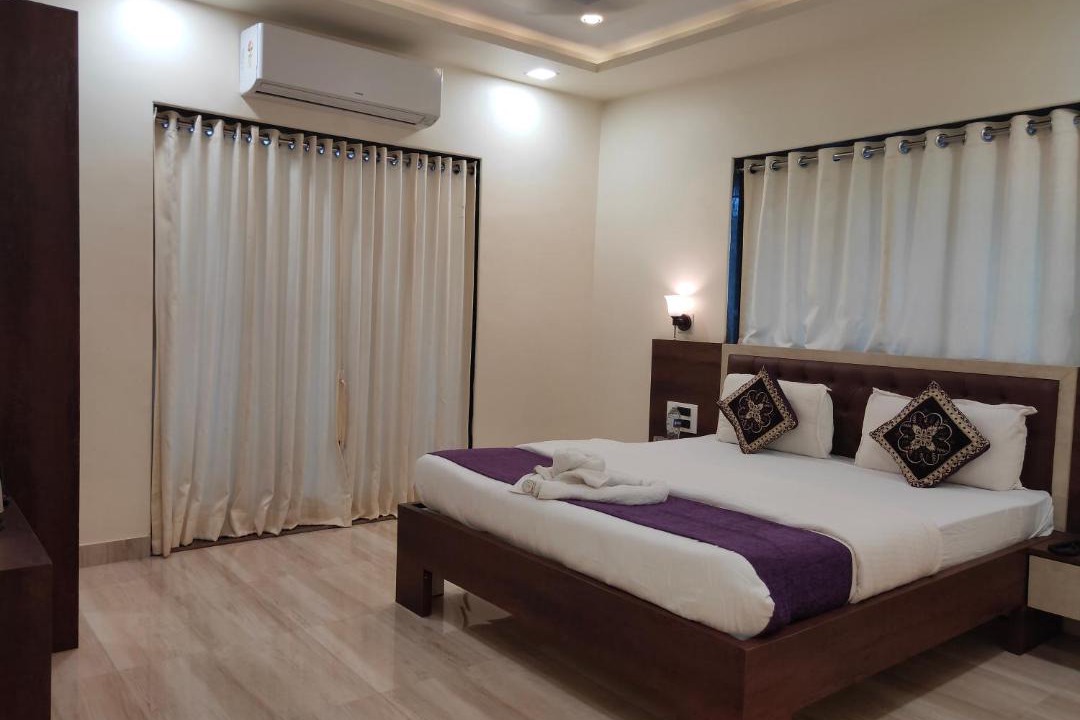 Photo of Bedroom in Ganpatipule