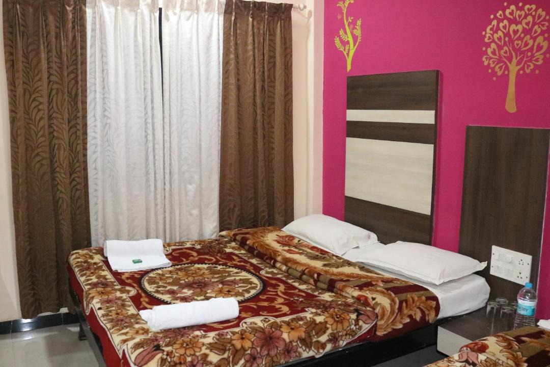 Photo of Bedroom in Mahabaleshwar