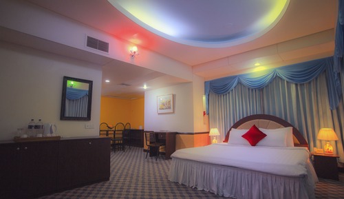 Royal Suite, 1 King Bed, Club Lounge Access, City View