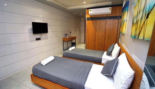  Executive Twin Bed Room