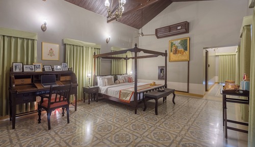 Suite (Darbar)