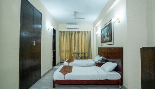 Deluxe Twin Apartment with Balcony