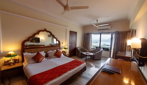 Deluxe Lake Facing Room