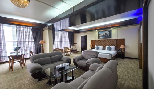 Premier Room, Pool View