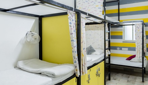 6 Bed AC Mixed Dorm