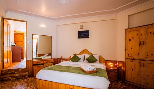 Deluxe Family Room