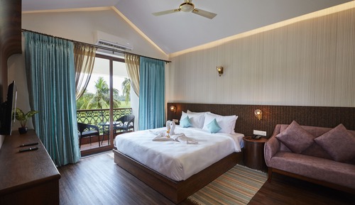 Luxury Room, 1 King Bed, Garden View