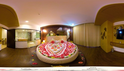 Honeymoon Suite