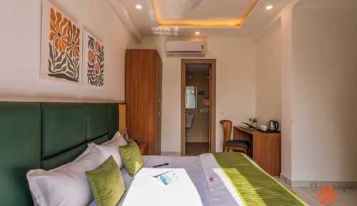 Deluxe Room (with balcony)