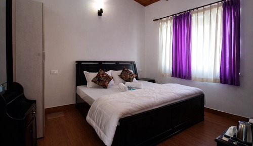 Deluxe Room, Hill View