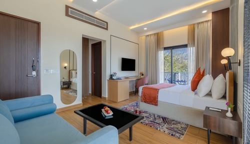 Valley View Classic Room with Balcony
