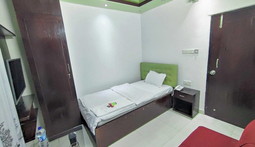 Deluxe Single Room