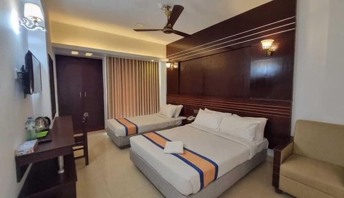 Premium Triple Room, Balcony, City View