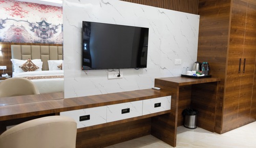 Economy Room