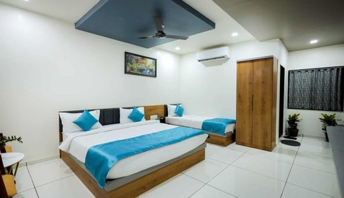Deluxe Triple Room, City View