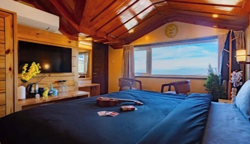 Superior Attic Room with Mountain View