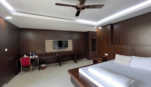 Premium Suite